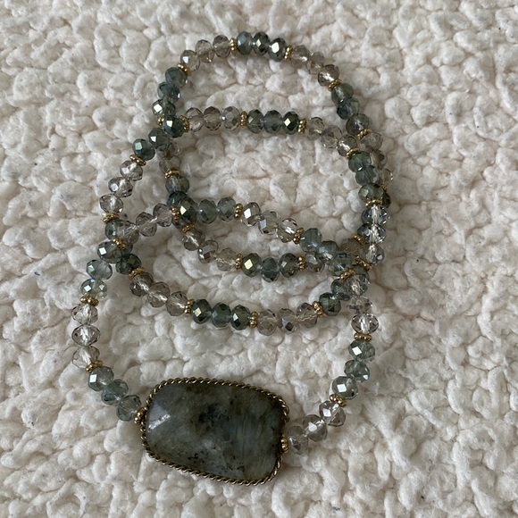 *NWOT* Francesca’s Collections 3-Piece Bracelet Set - Picture 3 of 7